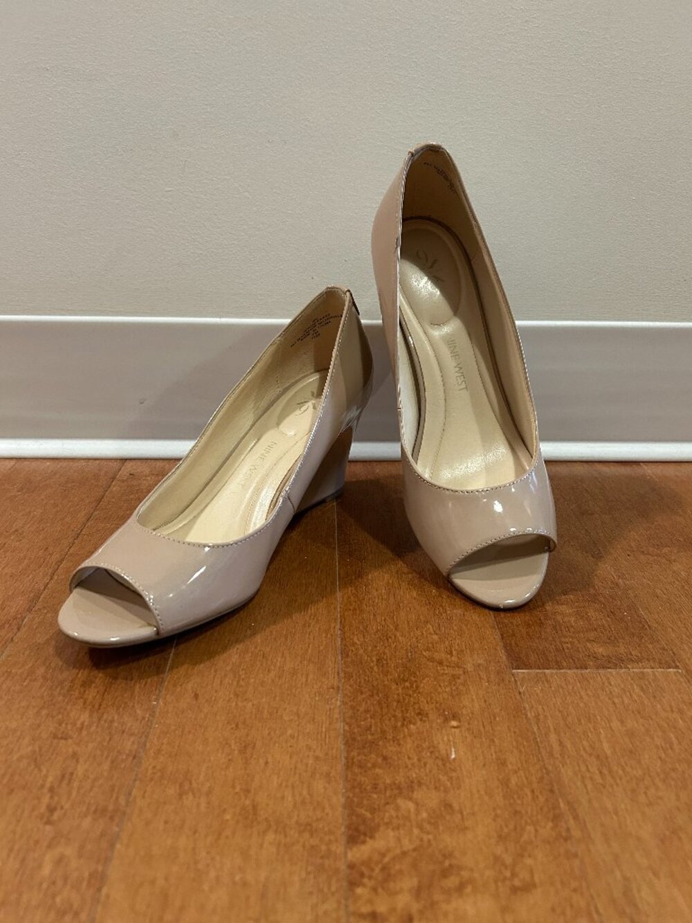 Nine West 9x9 Nude Patent Leather Peep Toe Wedge Heels - Size 8